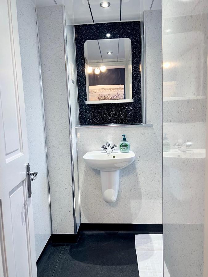 Roost Hill - Free Parking Zone Hotel Edinburgh Phòng bức ảnh